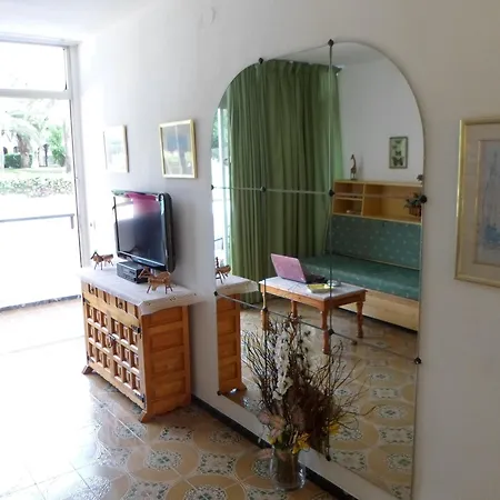 Monterrey Apartment *